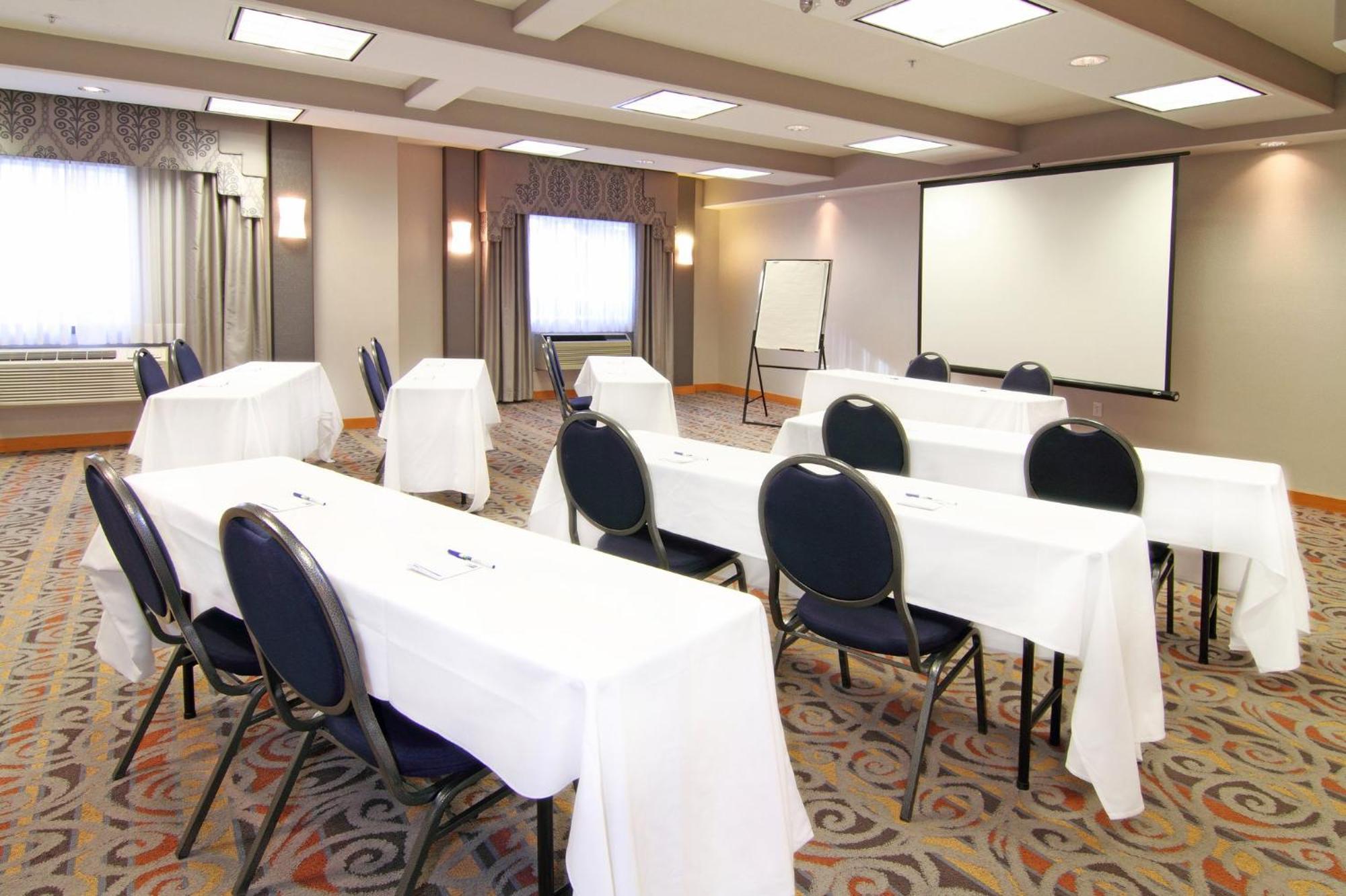 Holiday Inn Express Calgary South By Ihg Exterior foto