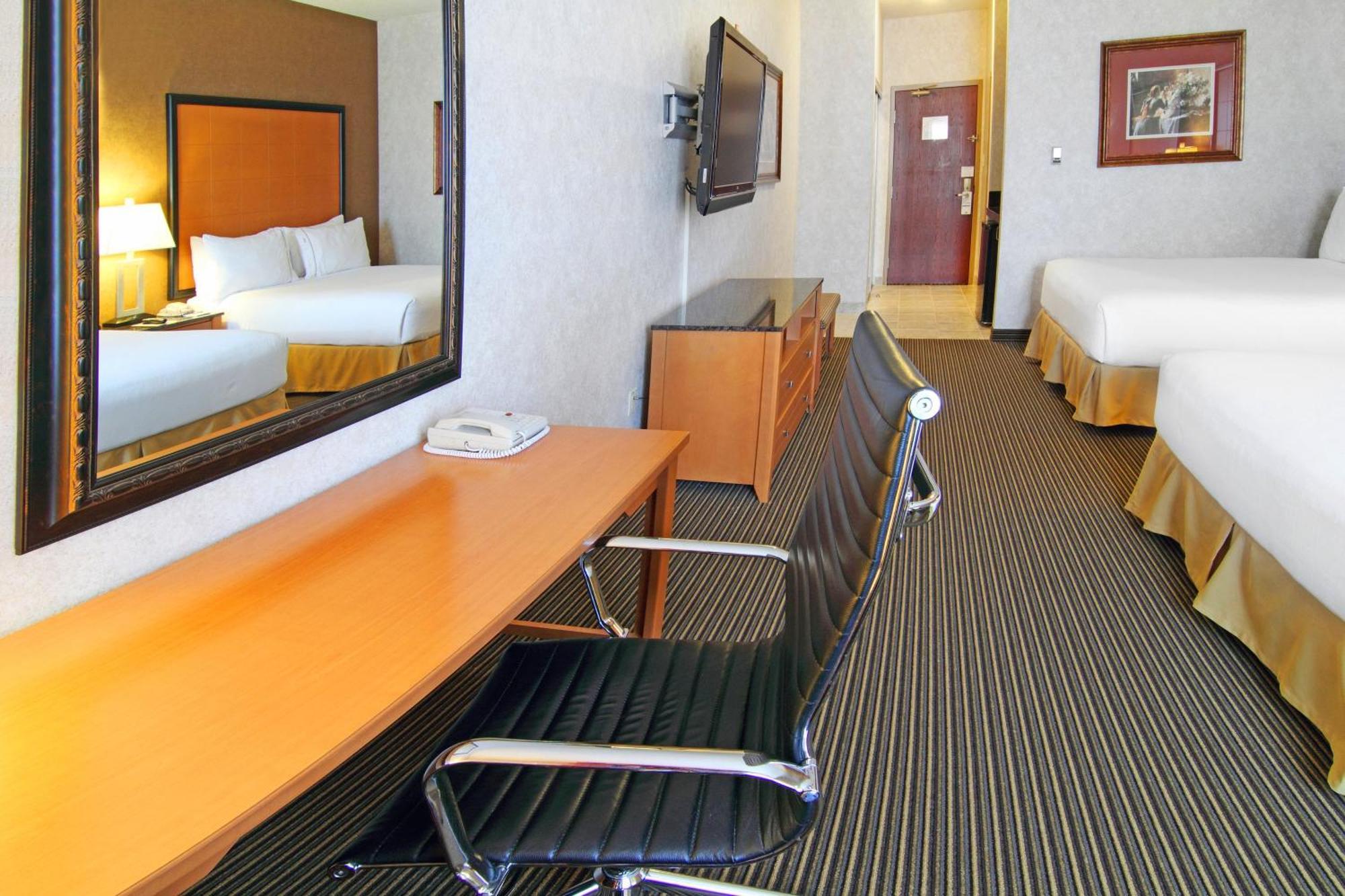 Holiday Inn Express Calgary South By Ihg Exterior foto