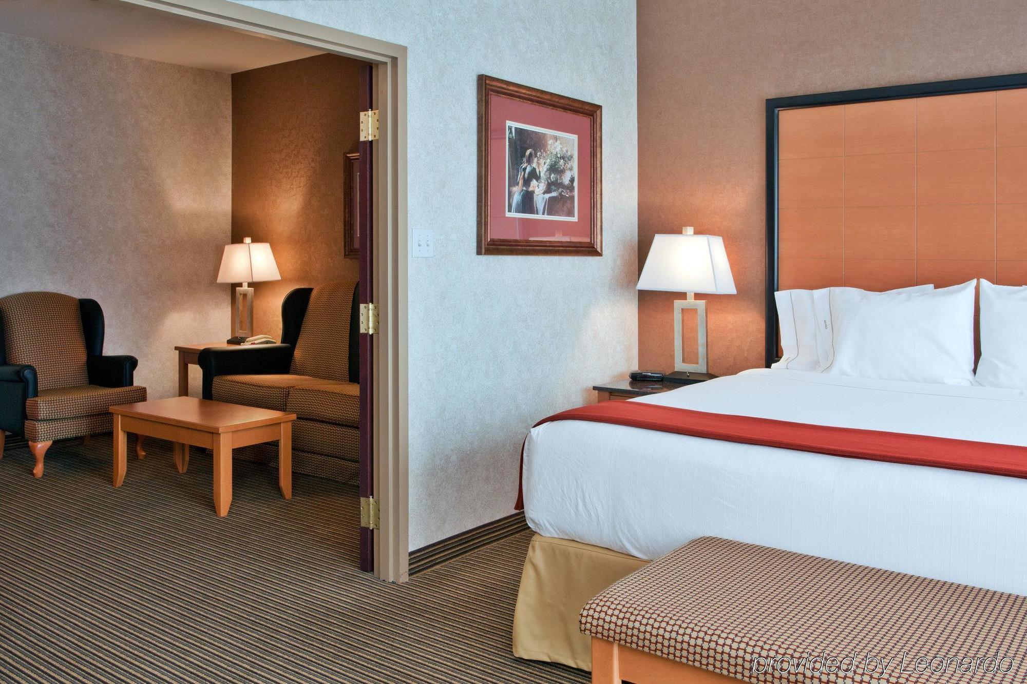 Holiday Inn Express Calgary South By Ihg Exterior foto